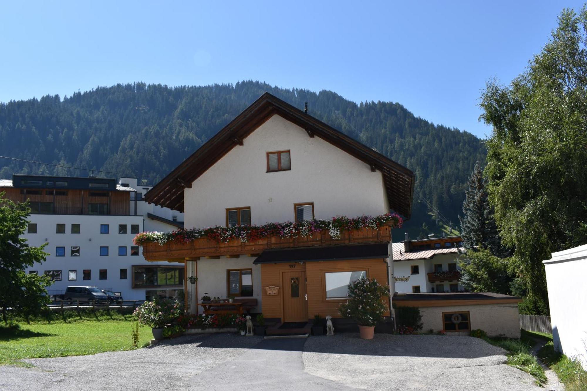 Bed and Breakfast Hirschstube Nauders Esterno foto